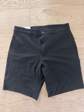 NWT Greg Norman Men's Stretch
Short Black Size 30